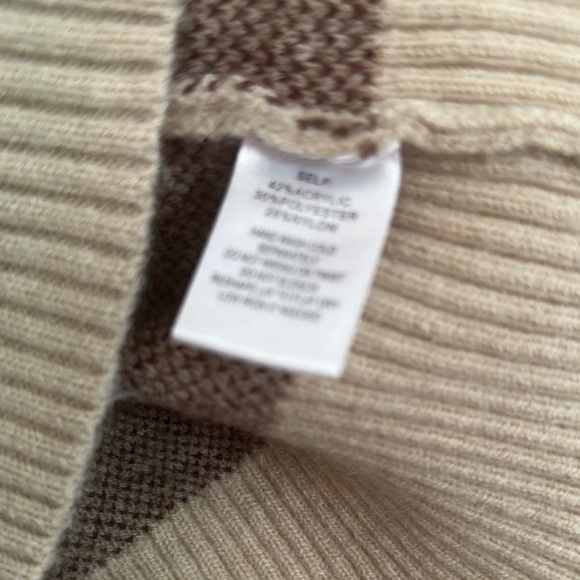 Vestique Cream and Brown V-Neck Sweater with Cartoon Bear Design - Picture 7 of 7